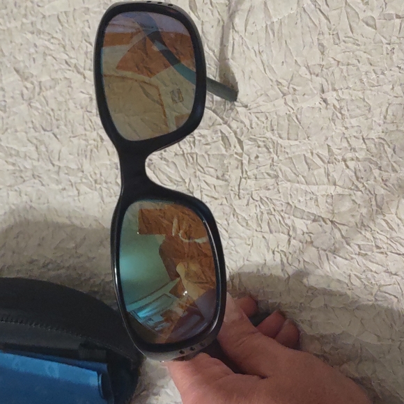 Sunglasses - Picture 2 of 3